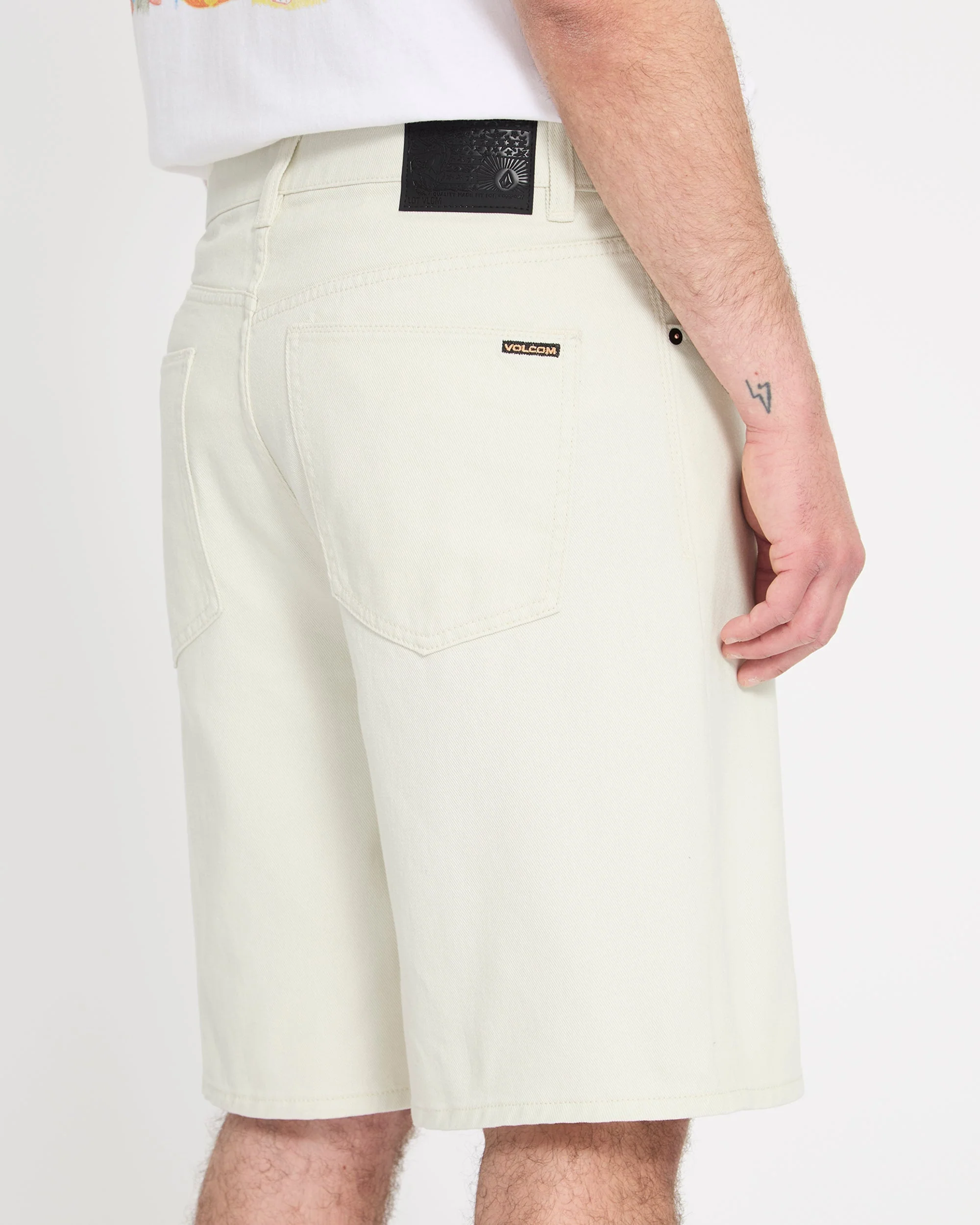 Billow 22" Jeansshorts - Dirty White - Image 6