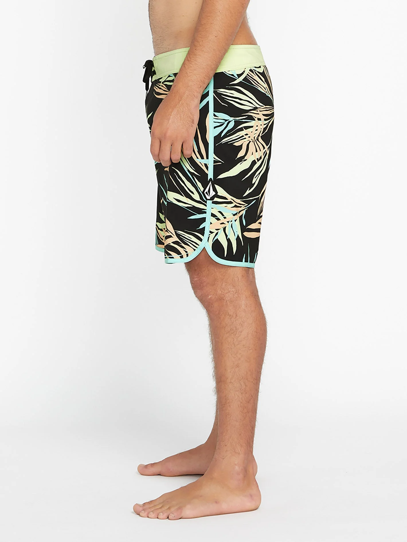 Bleeding Leaf Mod 18" Badeshorts - BLACK - Image 6