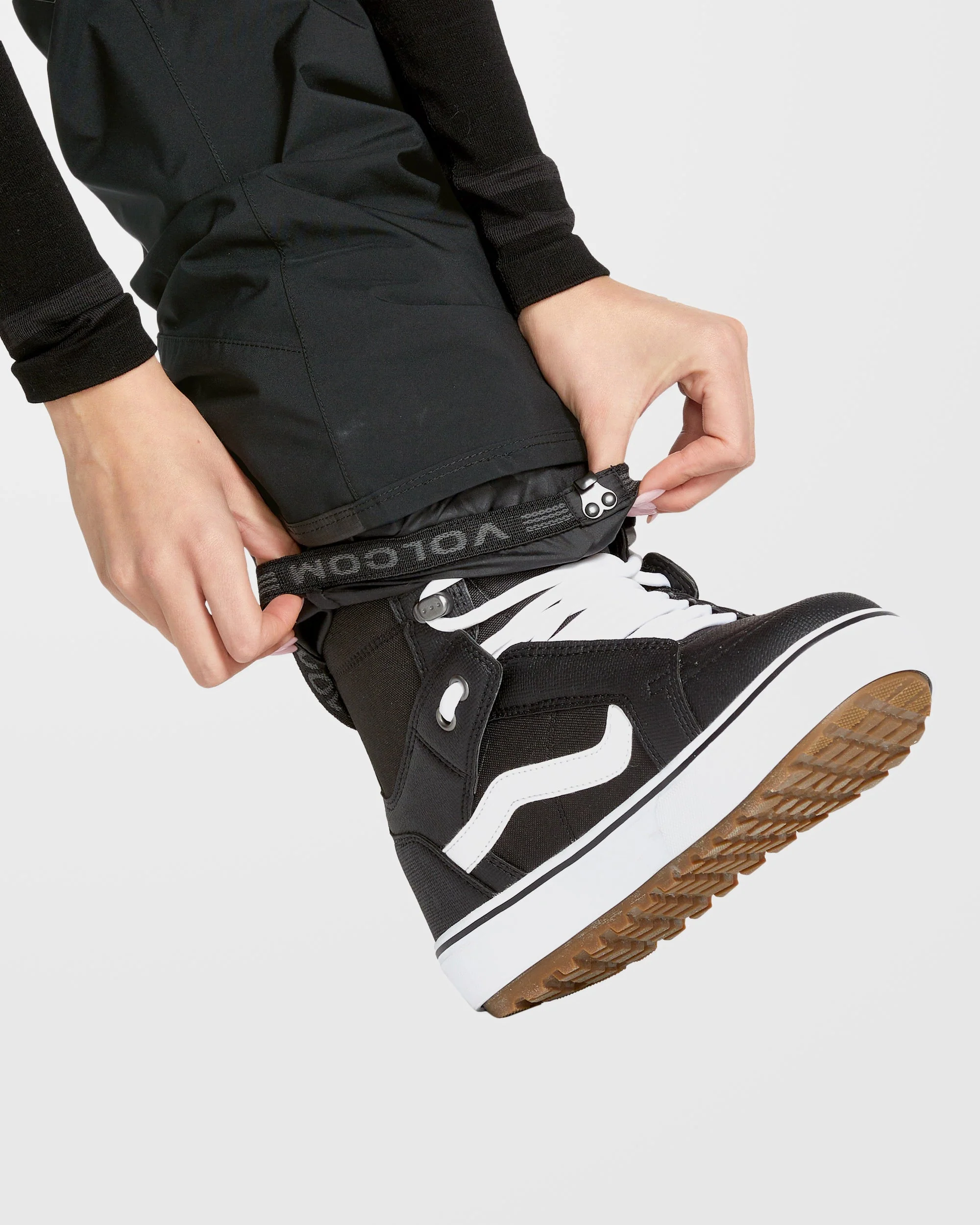 Elm Stretch Gore-Tex Bib Latzhose - Black - Image 10