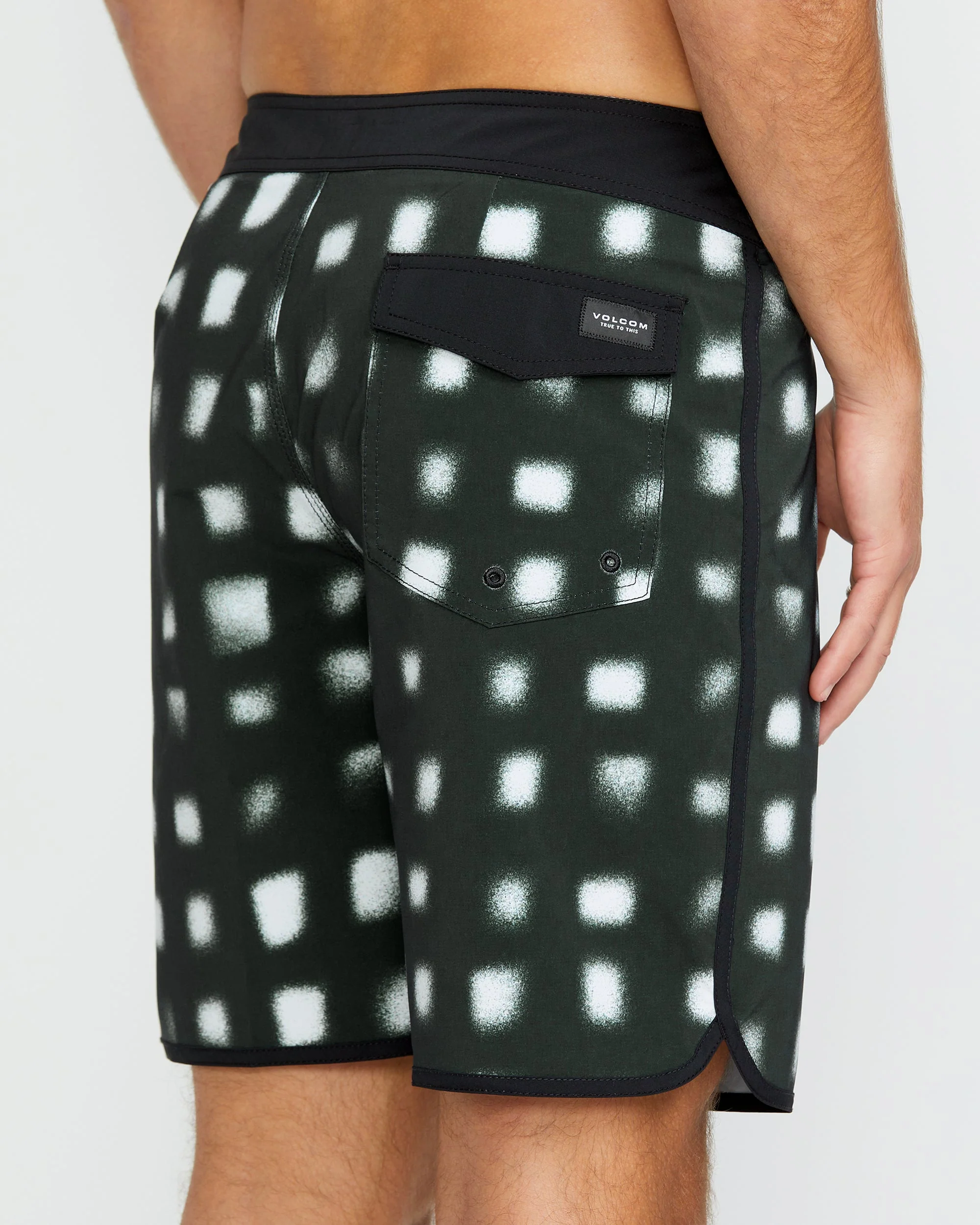 Infuse Scallop Mod 19" Boardshorts - BLACK - Image 3