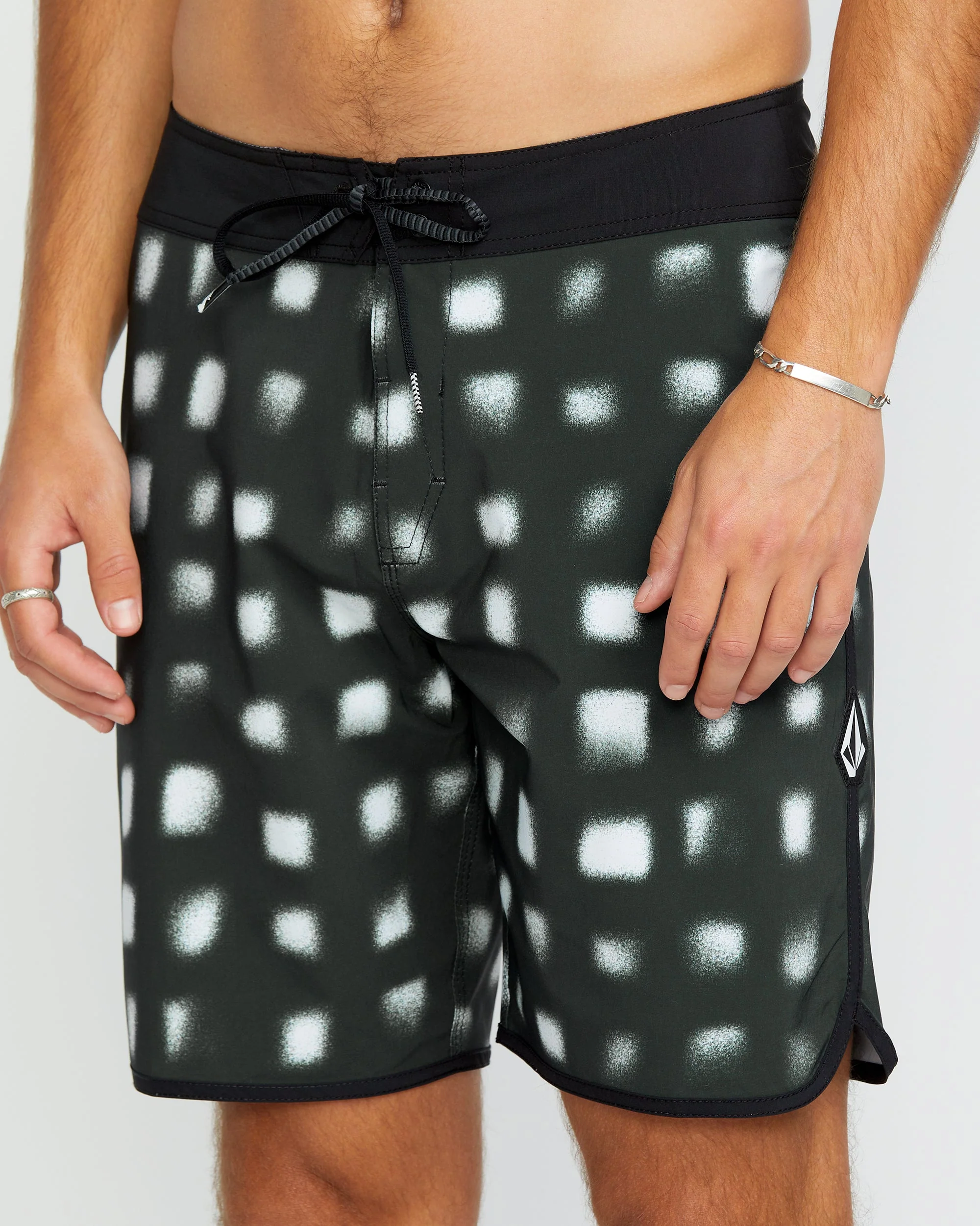 Infuse Scallop Mod 19" Boardshorts - BLACK - Image 4