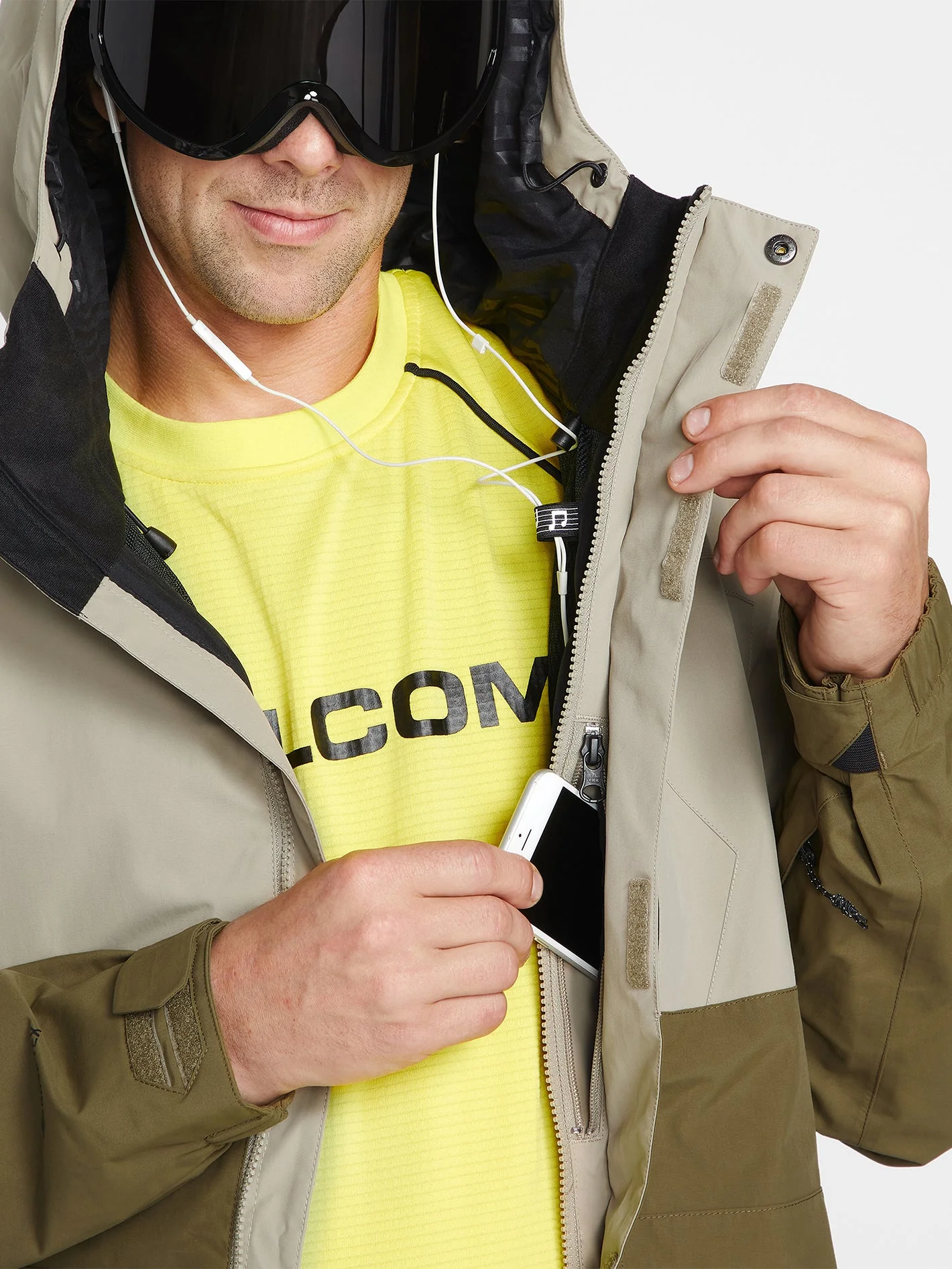 L Gore-Tex Jacket - Dark Khaki - Image 14