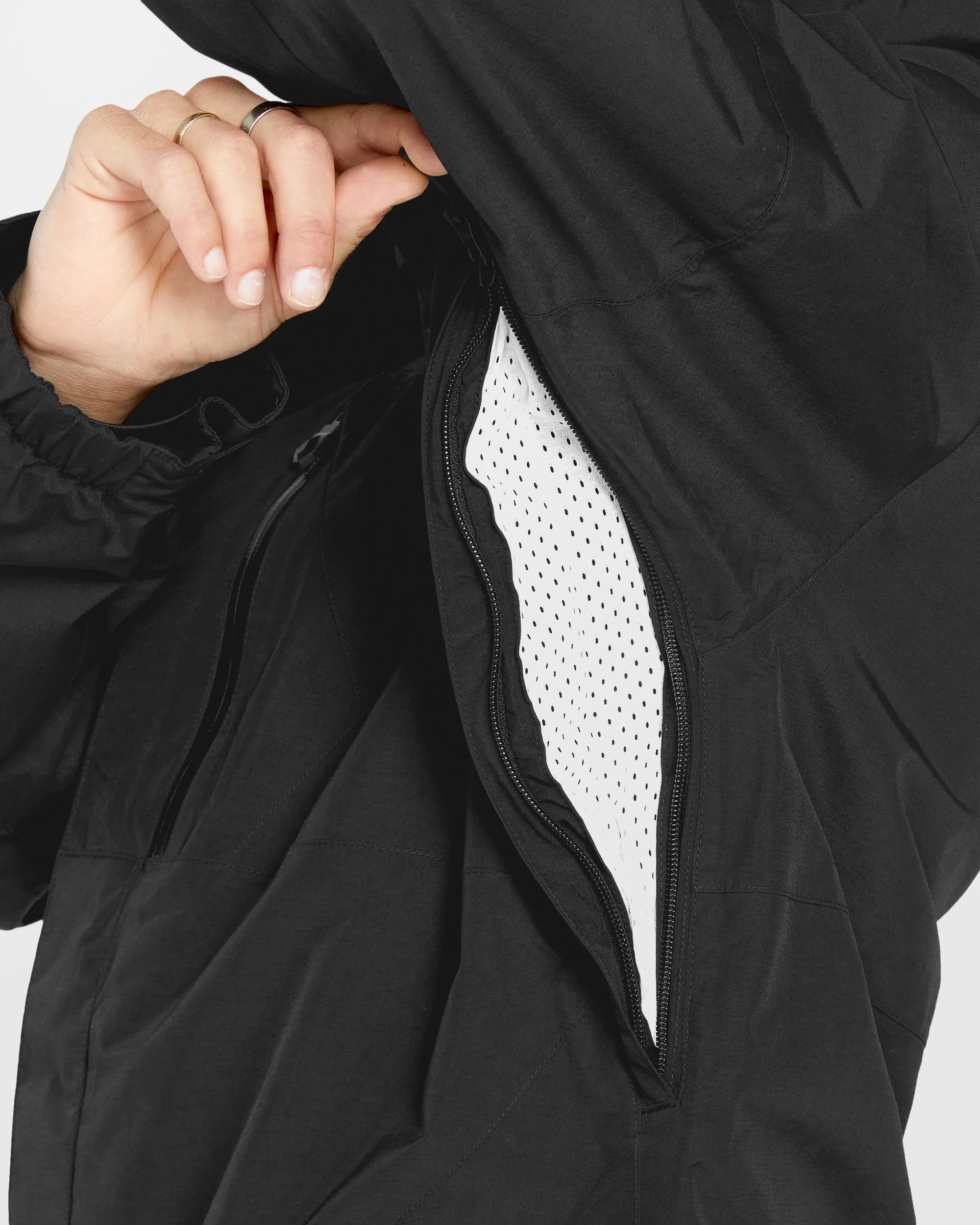 L Gore-Tex Jacke - Black - Image 7