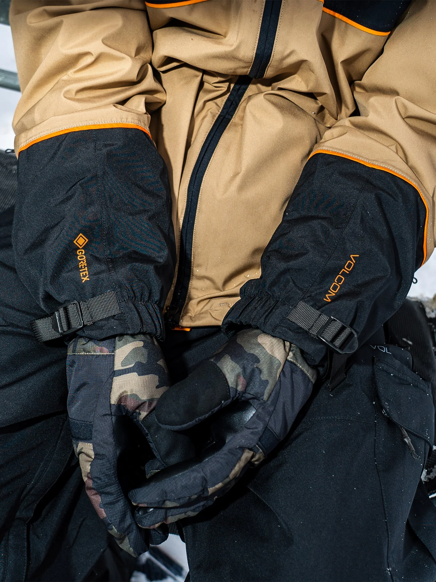 Melancon Gore-Tex Jacke - GOLD - Image 21