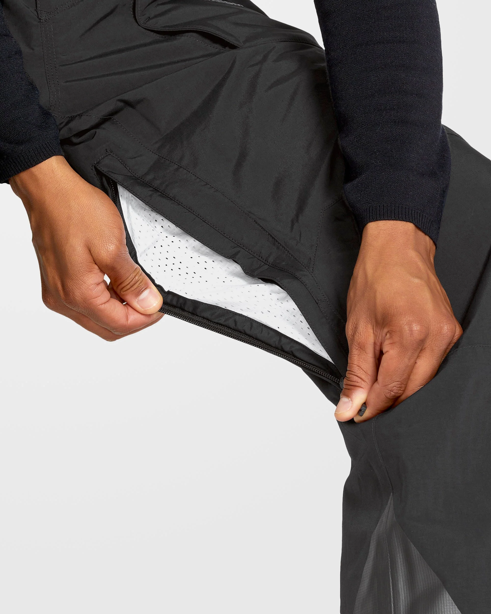 Rain Gore-Tex Bib Latzhose - Black - Image 11