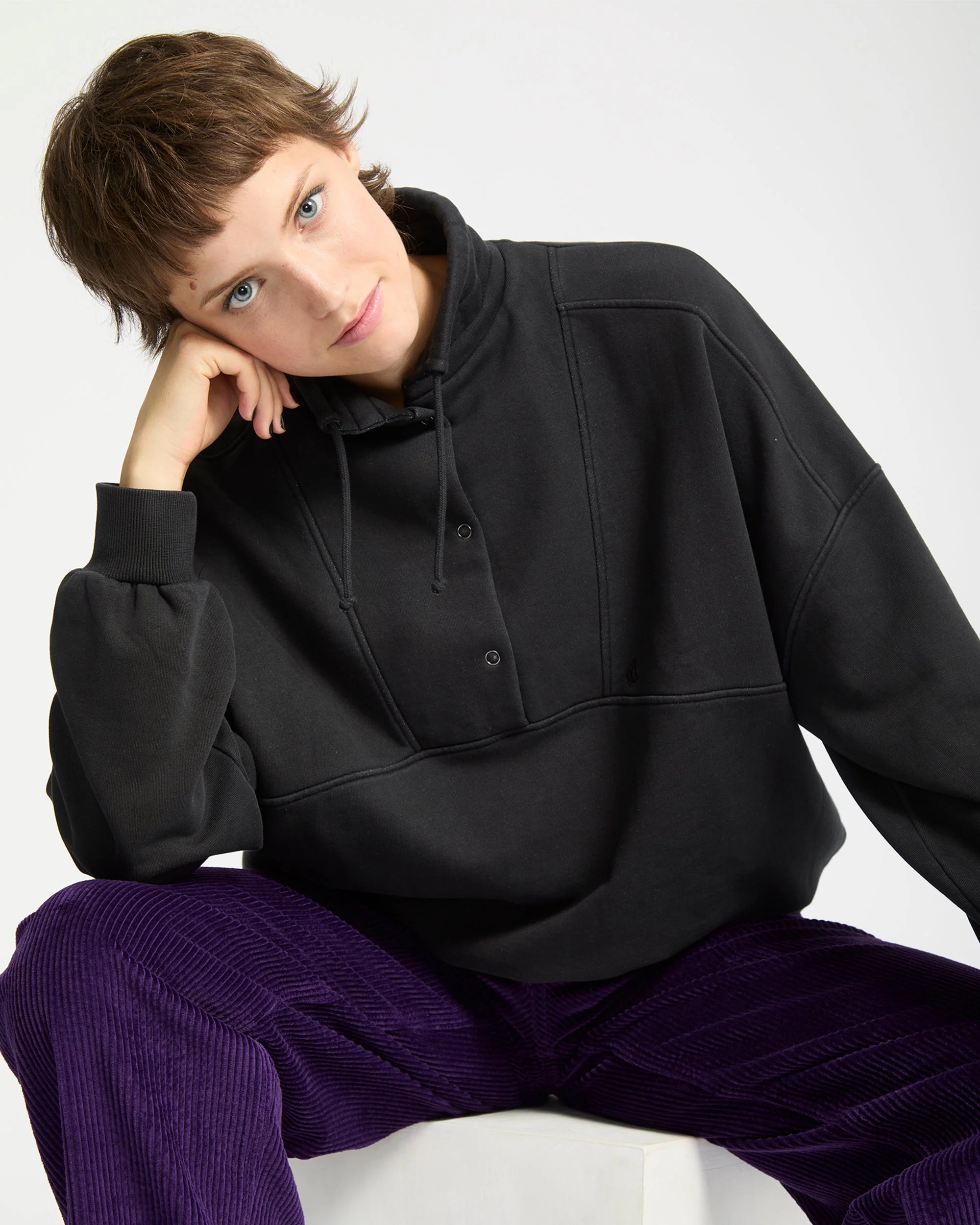 Reetrostone Sweatshirt - Vintage Black - Image 6