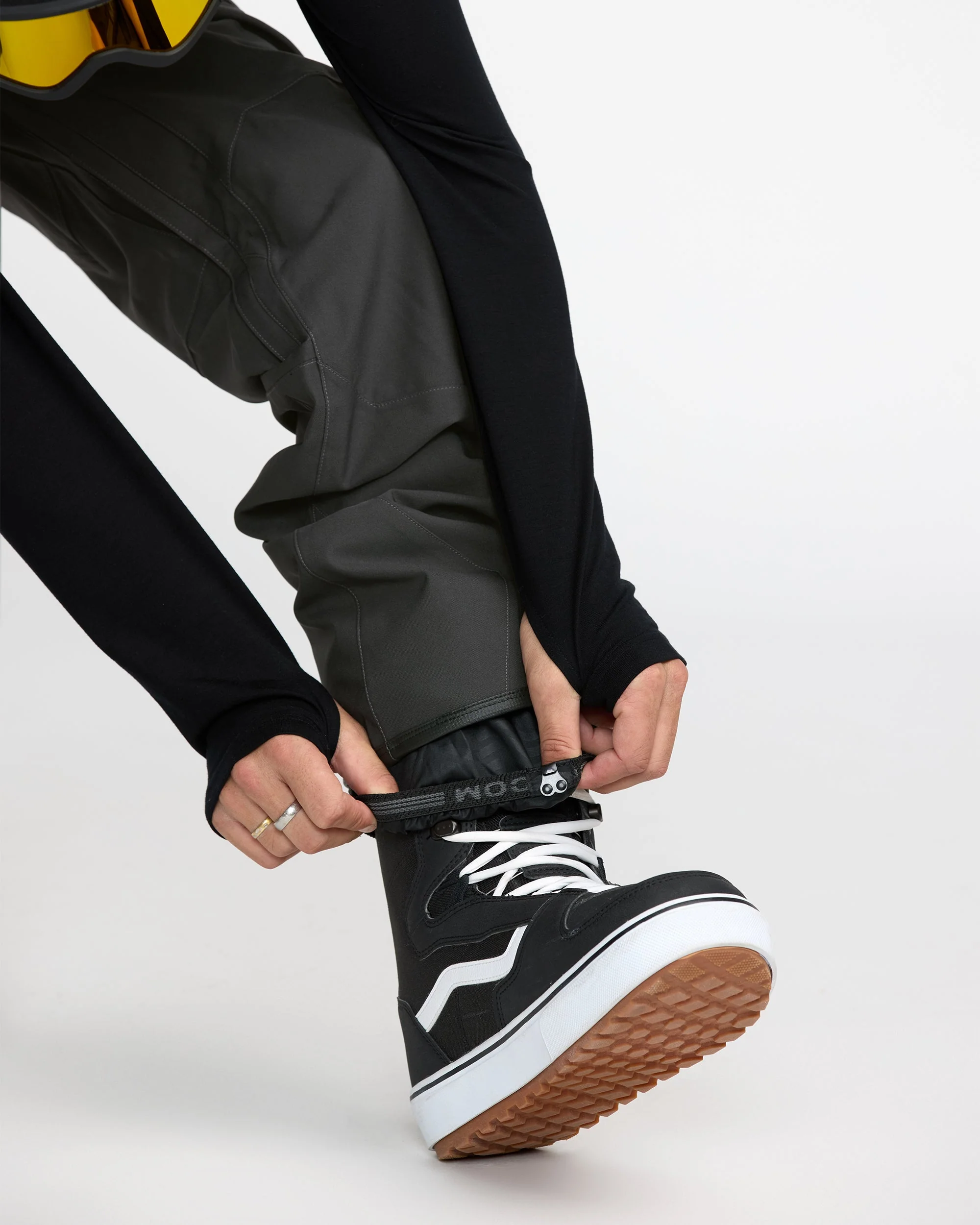 Roan Latzhose - Dark Grey - Image 9