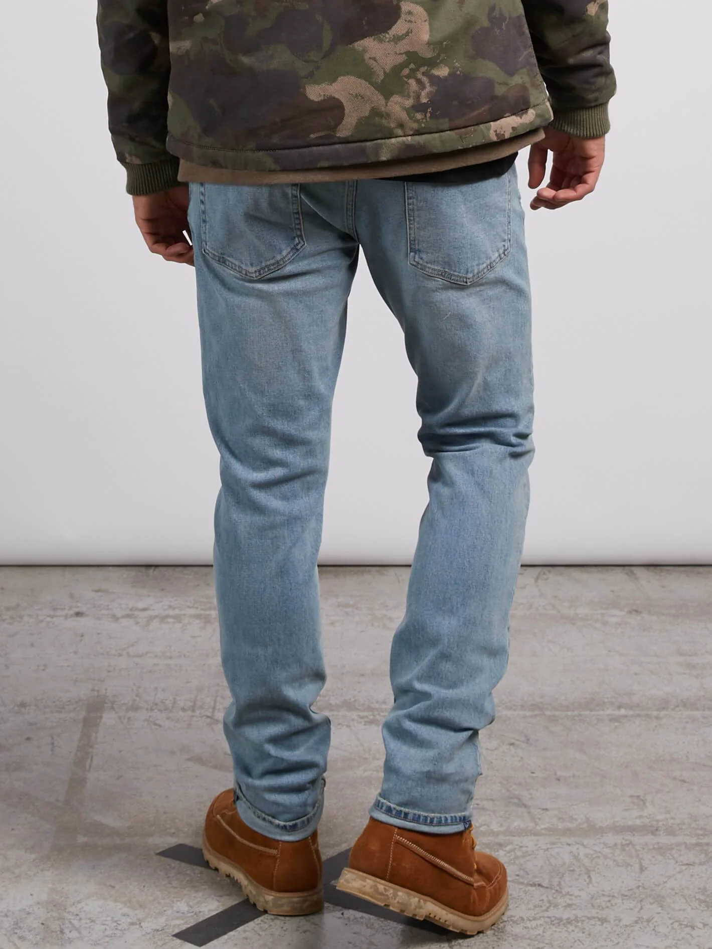 Solver Tapered Jeans - Allover Stone Light - Image 2