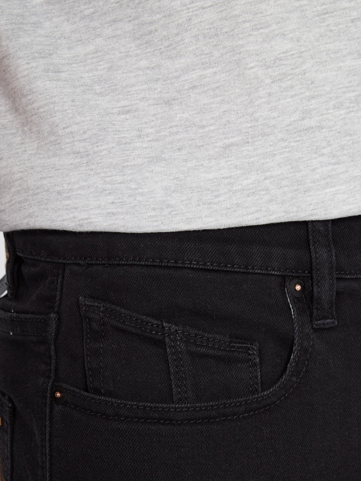 Solver Tapered Jeans - BLACK OUT - Image 7