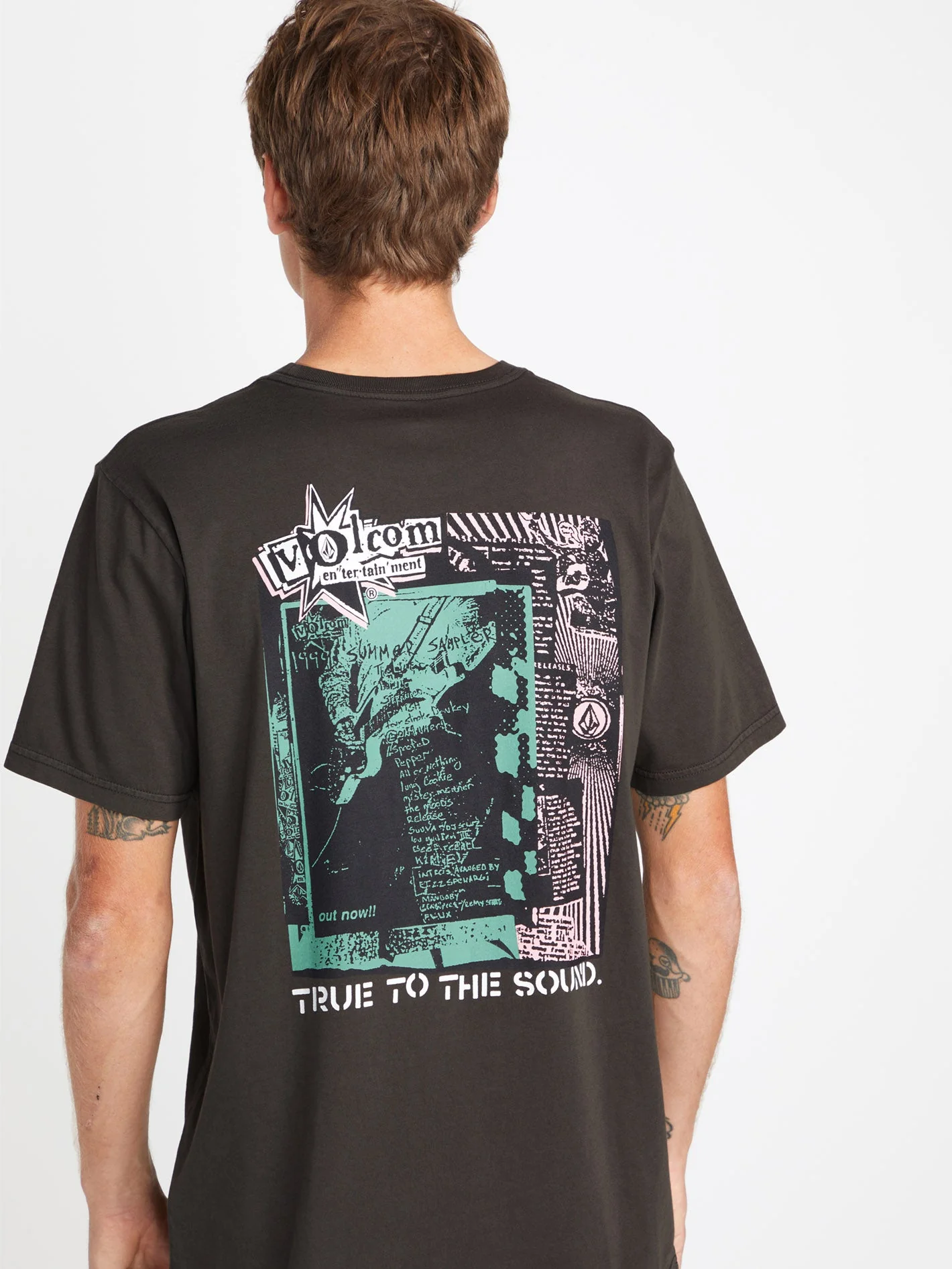 V Entertainment T-Shirt - RINSED BLACK - Image 7