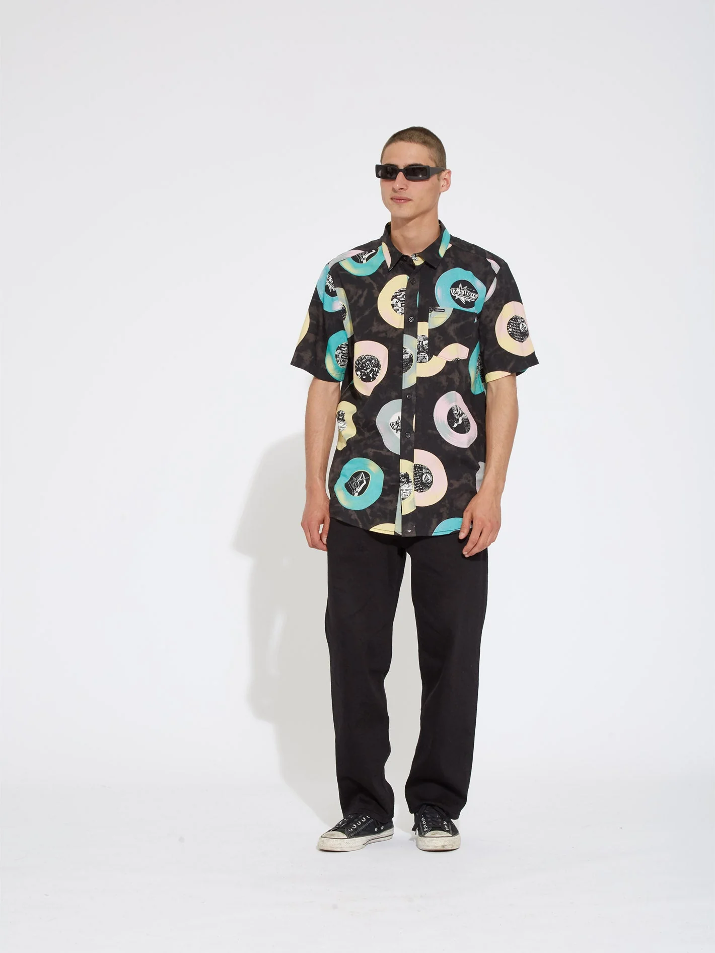 V Unterhaltung Shirt - BLACK
