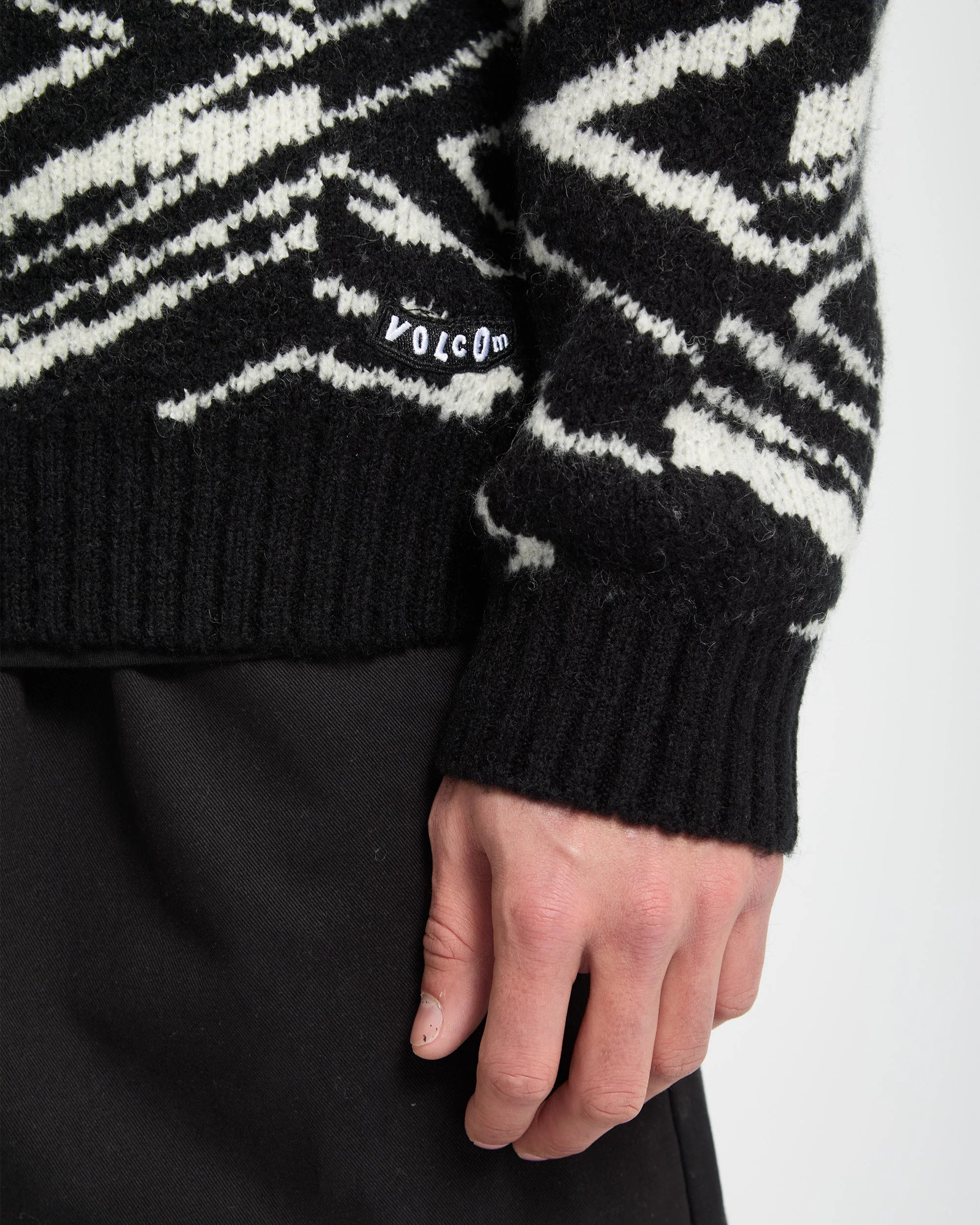 Zagner Pullover - Black - Image 6